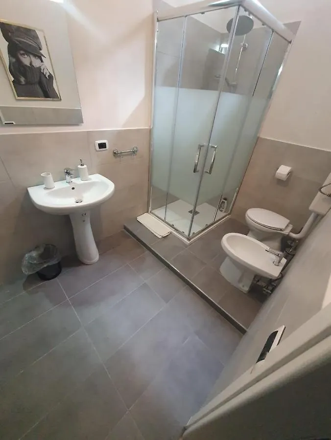 Penzion Stanza Privata 2 O 3 Posti Letto Con Bagno Privato In Camera E Balcone Casa Vacanze Cado Dalle Nubi Bari